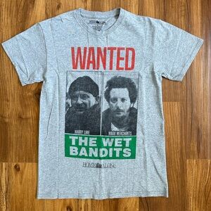 Home Alone: Wet Bandits Wanted Men’s Small T Shirt